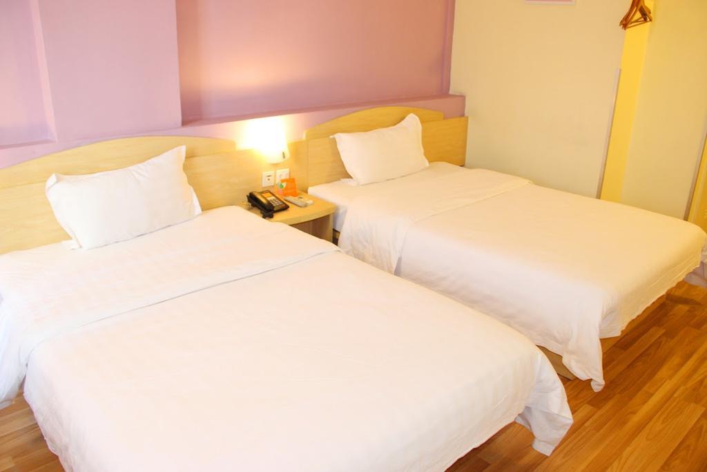 7Days Inn Xianning Hot Spring Pedestrian Street Shopping Park Екстериор снимка